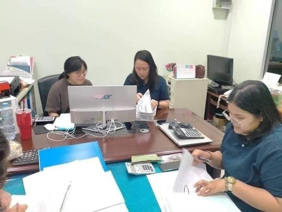 ภาพต้นฉบับการจัดการงานบัญชีธุรกิจและเอกสารด้วยโปรแกรมออนไลน์